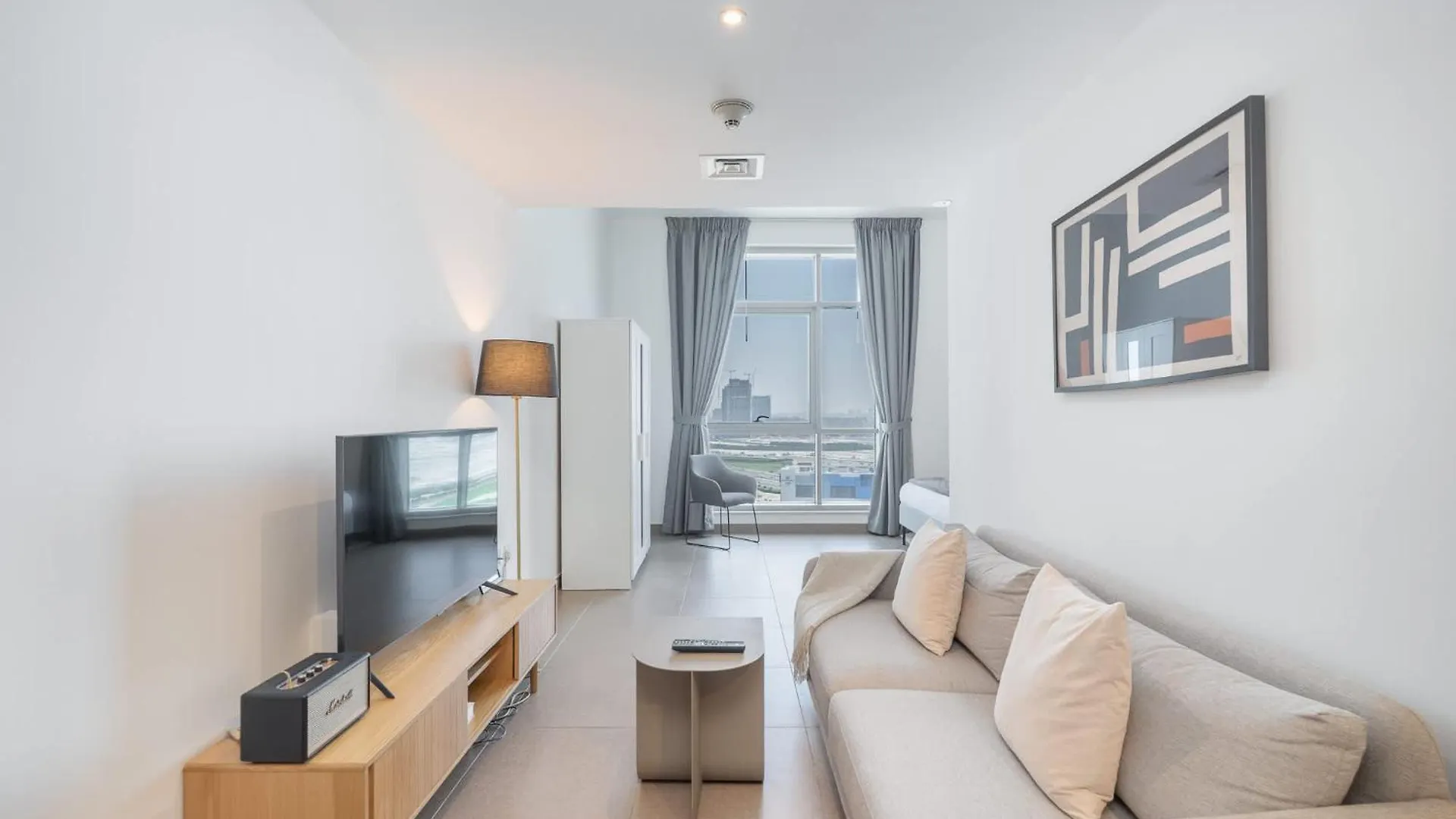 Cozy And Airy Studio Apartment In Business Bay! Dubai